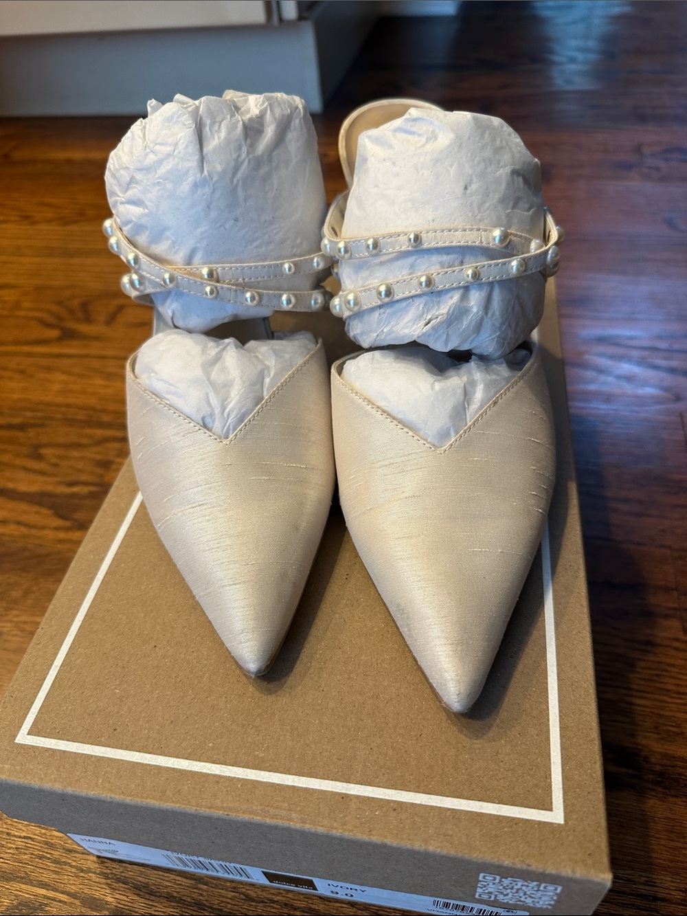 Dolce Vita Ivory Pointed-Toe Pearl Strap Hanna Mules